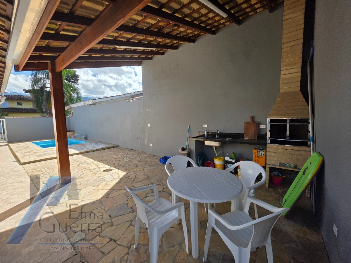 Ubatuba, Condomínio Villas - Casa pré-moldada com 03 dormitórios sendo 01 suíte, espaço gourmet na área de lazer.