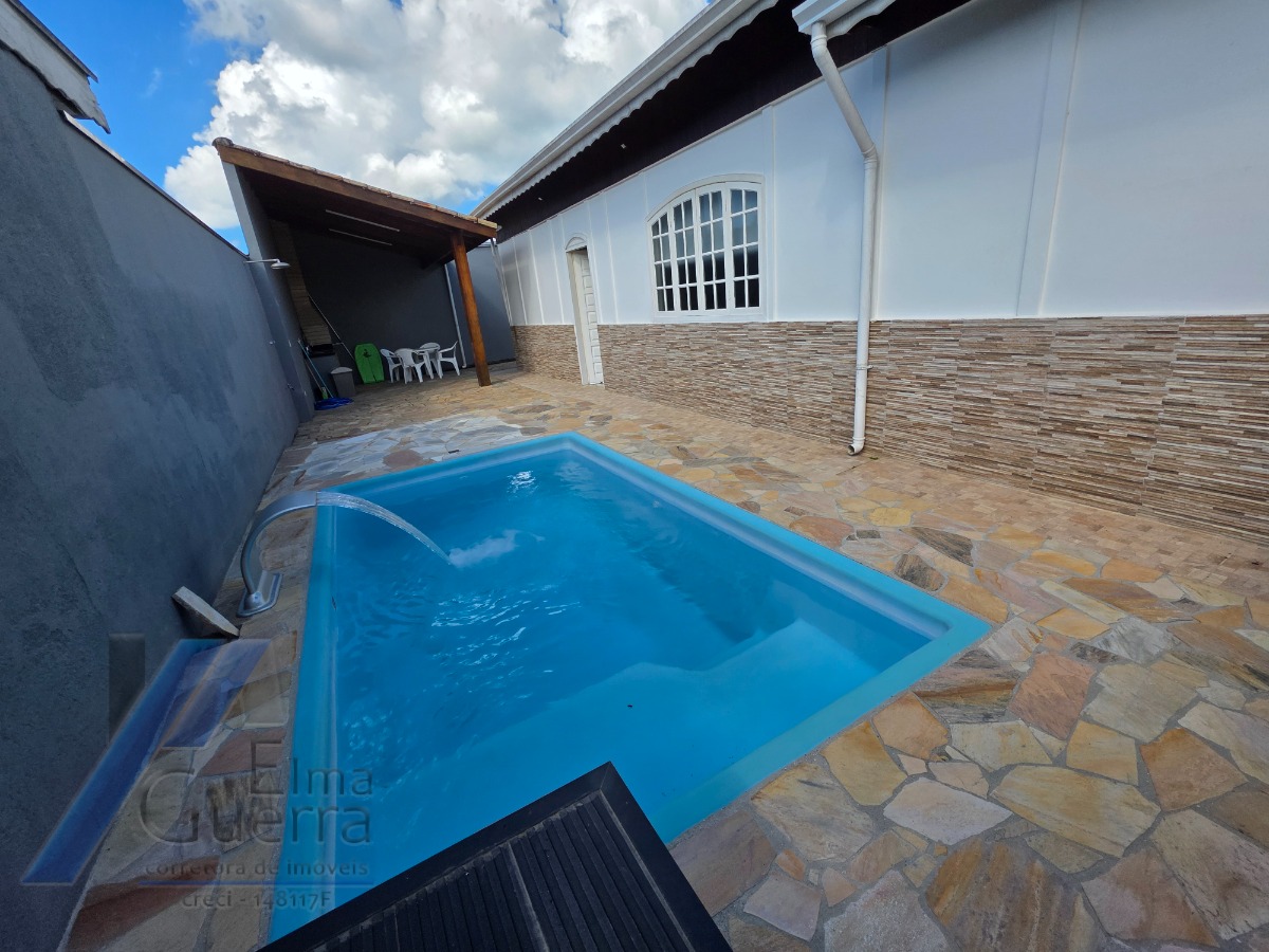 Ubatuba, Condomínio Villas - Casa pré-moldada com 03 dormitórios sendo 01 suíte, espaço gourmet na área de lazer.