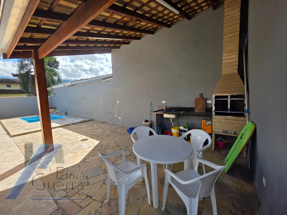 Ubatuba, Condomínio Villas - Casa pré-moldada com 03 dormitórios sendo 01 suíte, espaço gourmet na área de lazer.