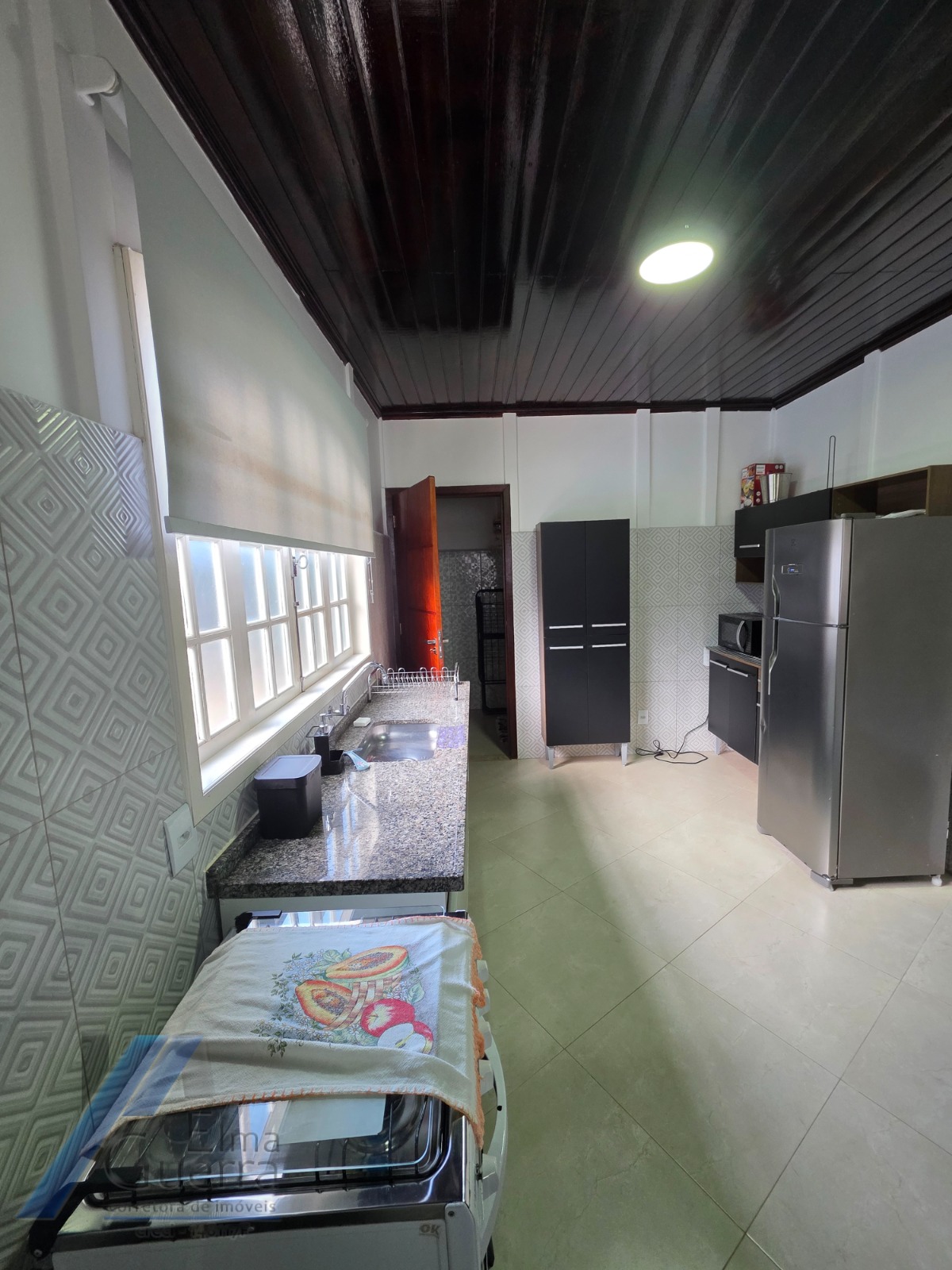 Ubatuba, Condomínio Villas - Casa pré-moldada com 03 dormitórios sendo 01 suíte, espaço gourmet na área de lazer.