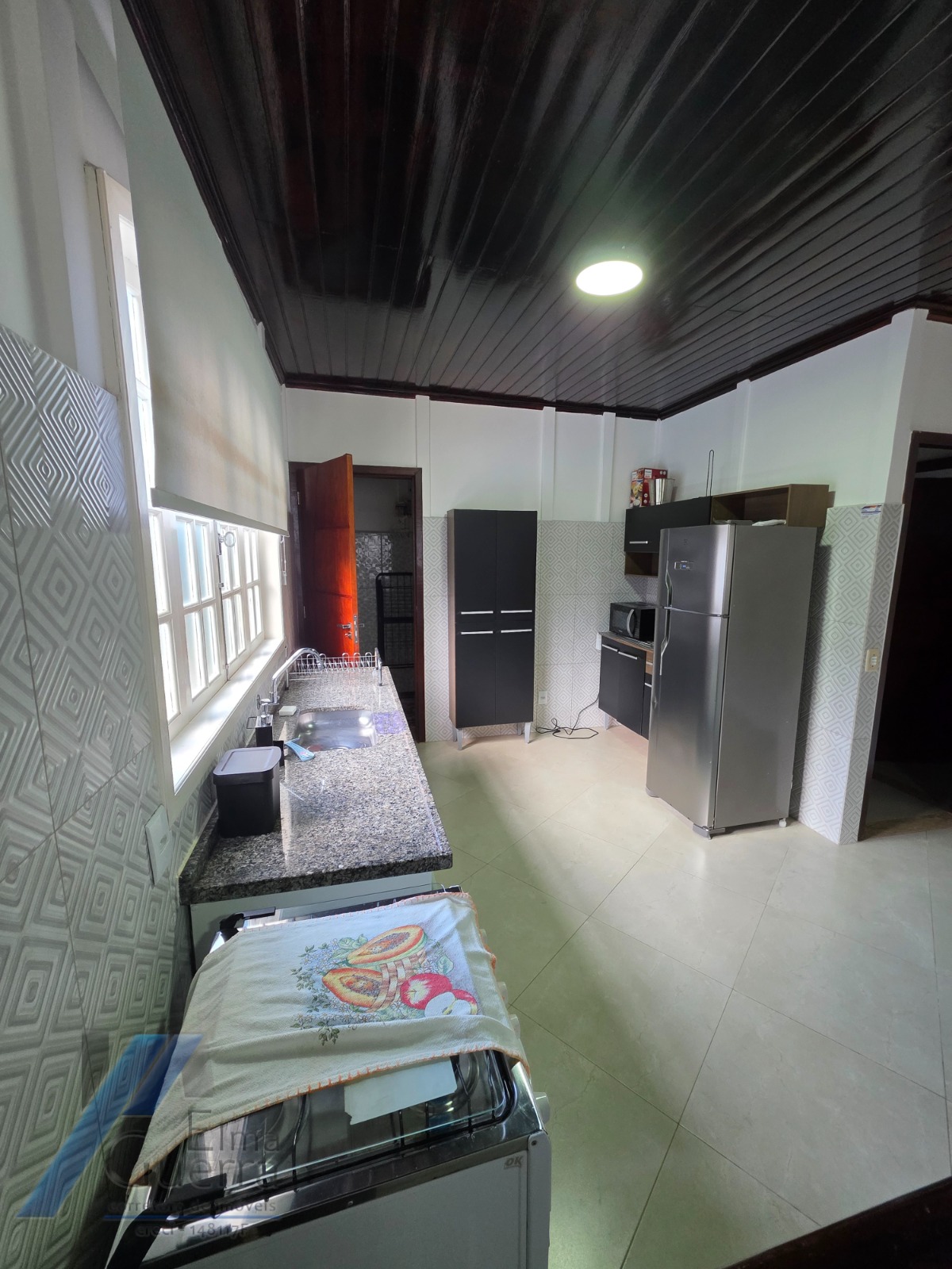Ubatuba, Condomínio Villas - Casa pré-moldada com 03 dormitórios sendo 01 suíte, espaço gourmet na área de lazer.