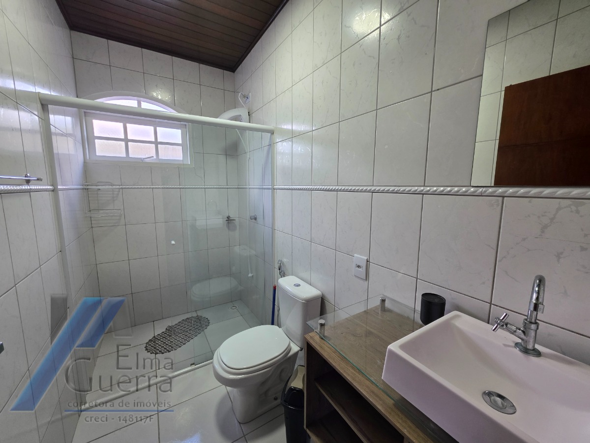 Ubatuba, Condomínio Villas - Casa pré-moldada com 03 dormitórios sendo 01 suíte, espaço gourmet na área de lazer.