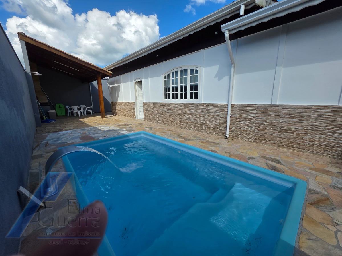 Ubatuba, Condomínio Villas - Casa pré-moldada com 03 dormitórios sendo 01 suíte, espaço gourmet na área de lazer.