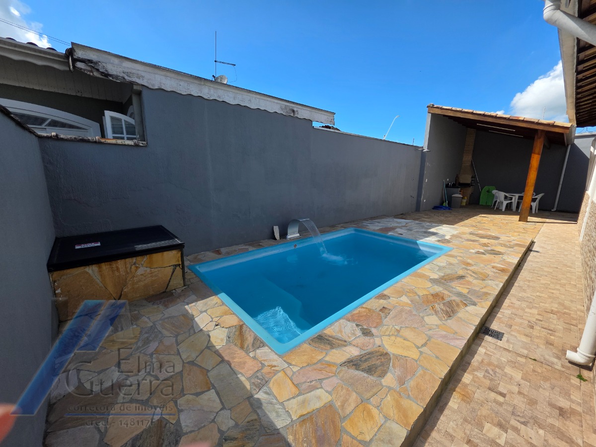 Ubatuba, Condomínio Villas - Casa pré-moldada com 03 dormitórios sendo 01 suíte, espaço gourmet na área de lazer.