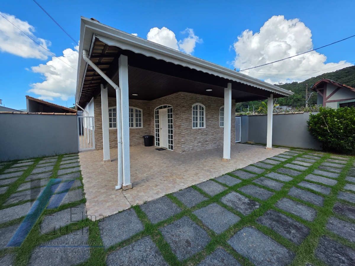Ubatuba, Condomínio Villas - Casa pré-moldada com 03 dormitórios sendo 01 suíte, espaço gourmet na área de lazer.