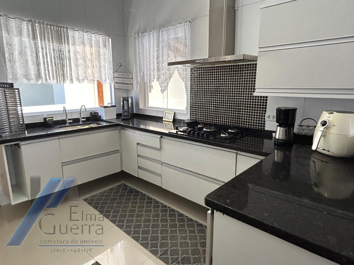 Ubatuba, Condominio Villas -Casa com 03 dormitorios sendo 01 suíte, espaço gourmet na área de lazer.
