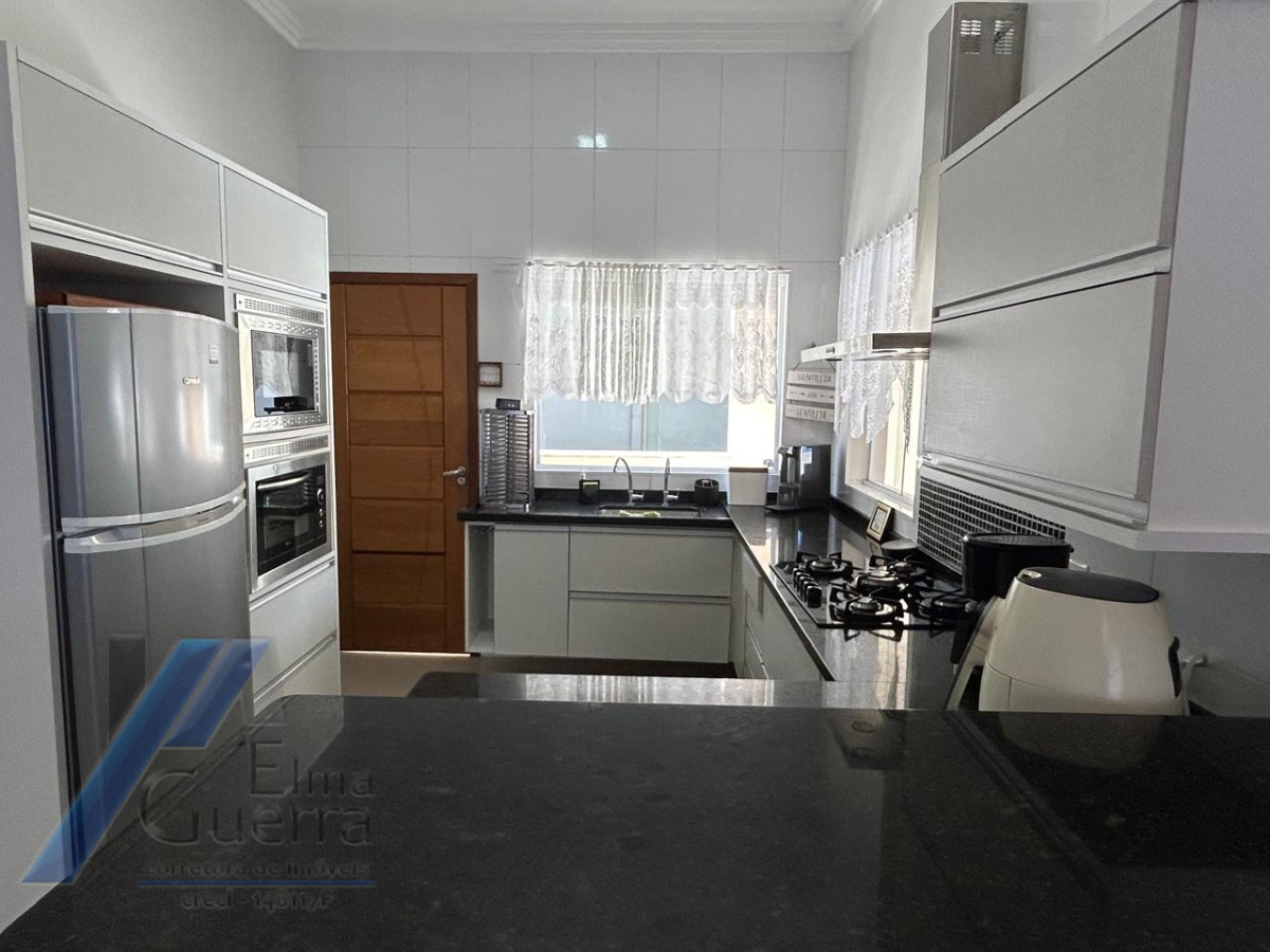 Ubatuba, Condominio Villas -Casa com 03 dormitorios sendo 01 suíte, espaço gourmet na área de lazer.