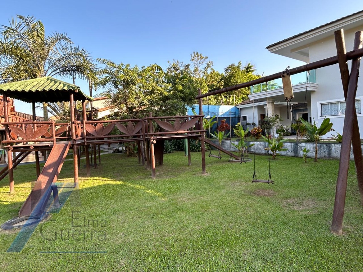 Ubatuba, Condominio Villas -Casa com 03 dormitorios sendo 01 suíte, espaço gourmet na área de lazer.