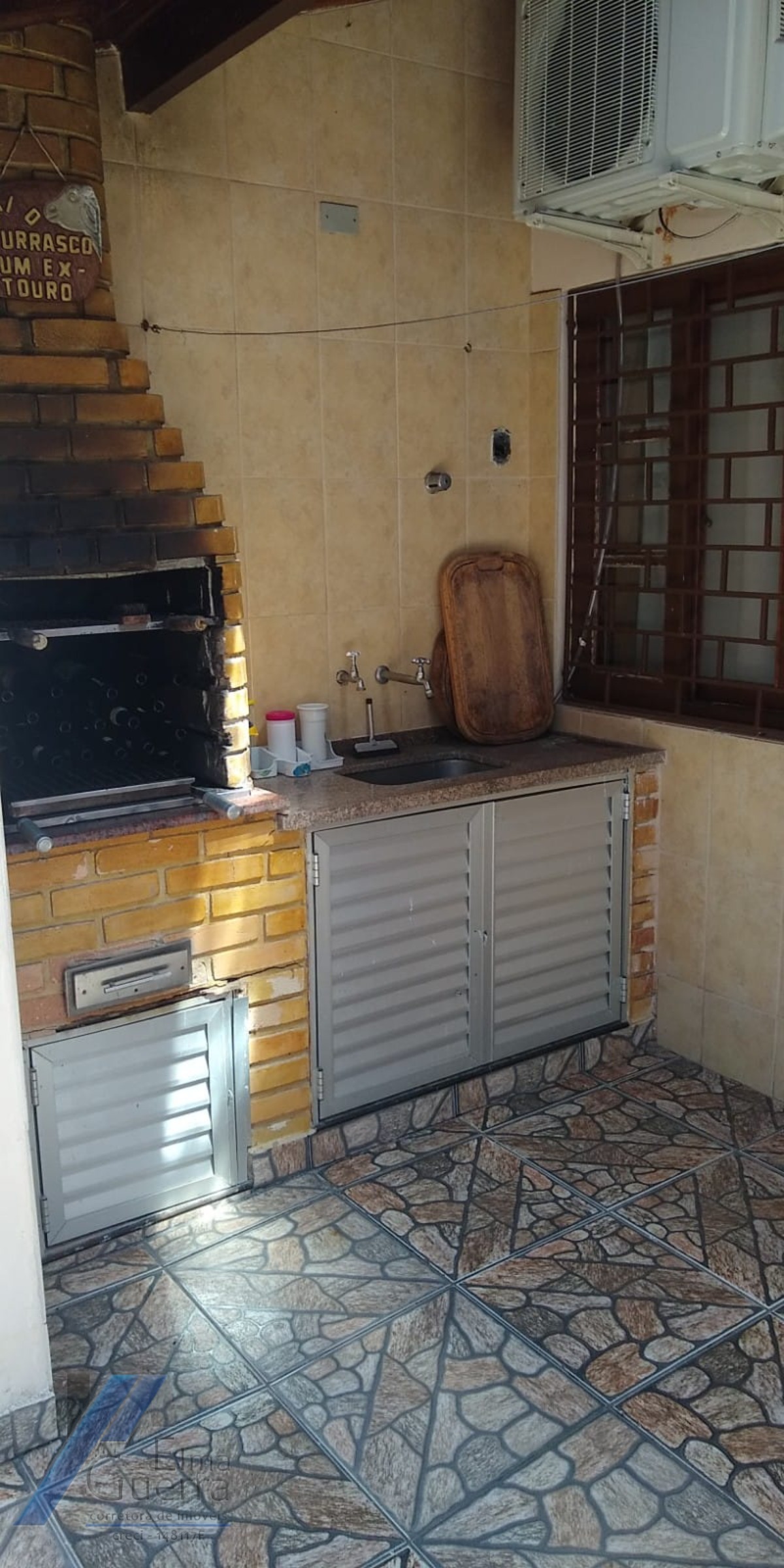 Ubatuba, Itaguá - Casa de 02 dormitórios (01 suíte), com terreno de 300 m2 e edicula com 02 quartos.