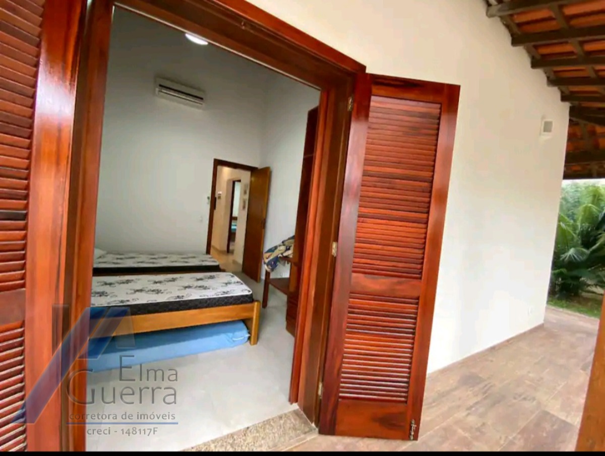 Ubatuba, Tenorio - Casa com 05 dormitorios sendo 03 suites e area de lazer.