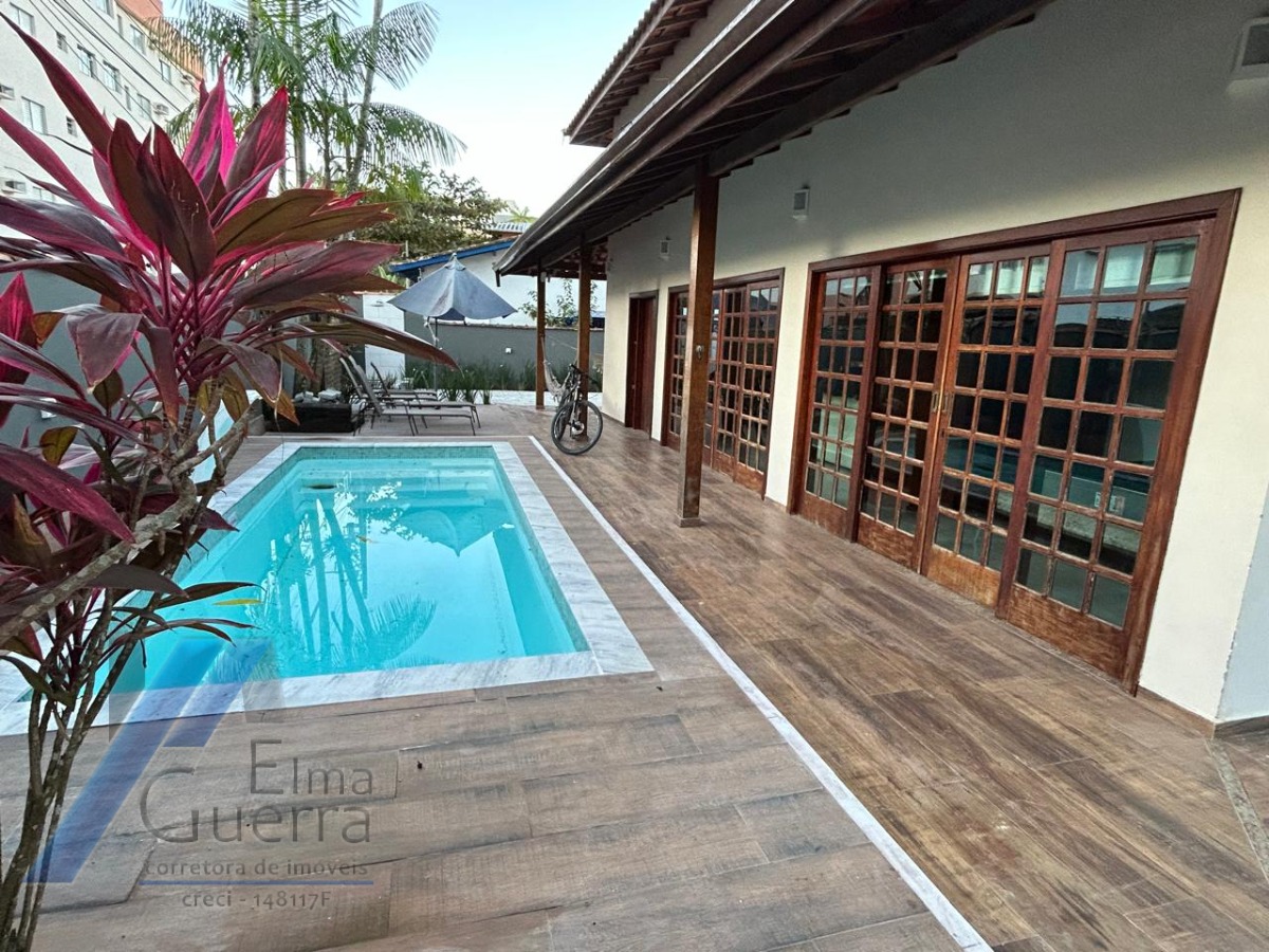 Ubatuba, Tenorio - Casa com 05 dormitorios sendo 03 suites e area de lazer.