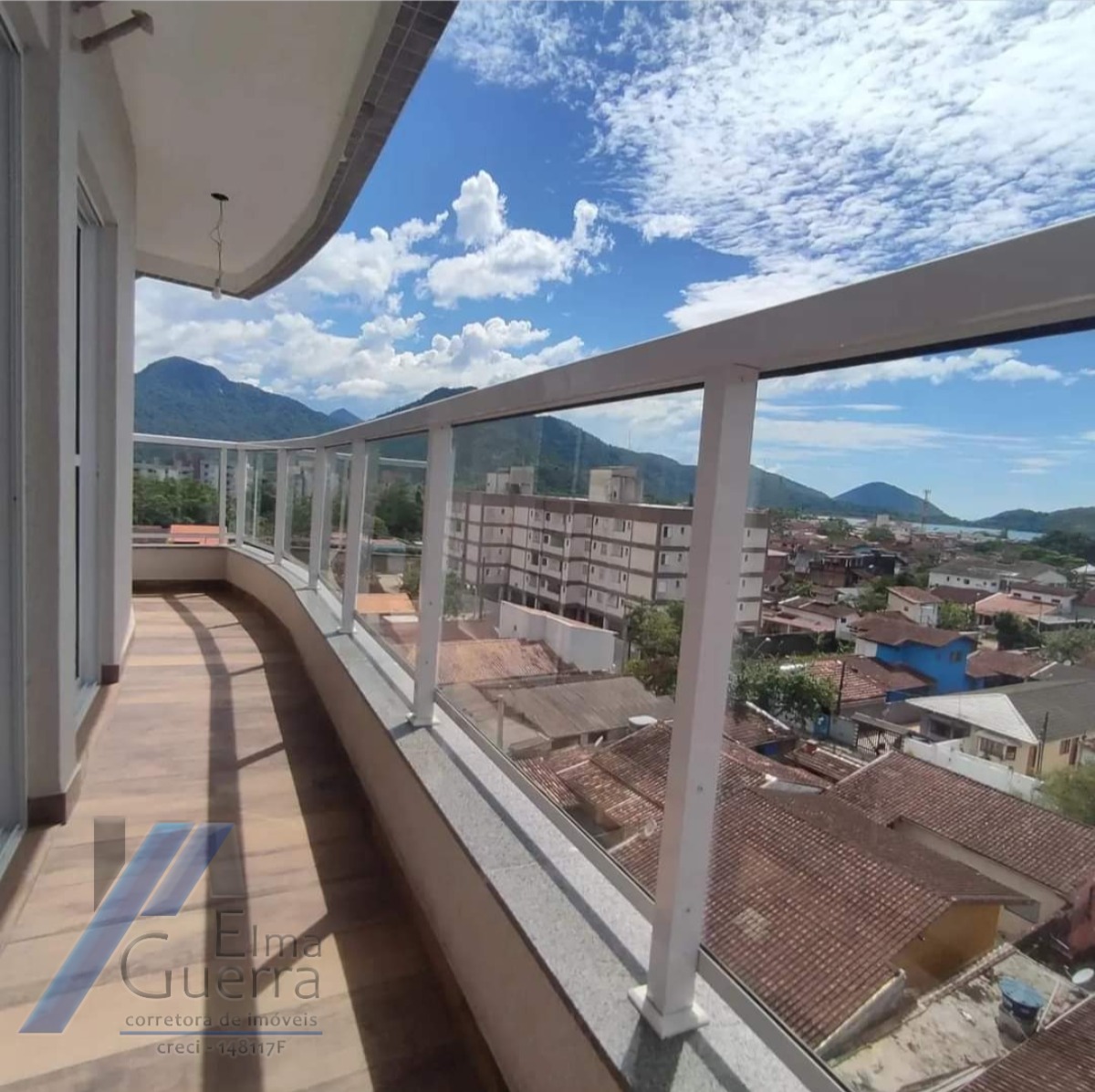 Ubatuba, Pereque-Açu - Apartamento cobertura com 03 dormitorios sendo 02 suites, com vista para o mar.