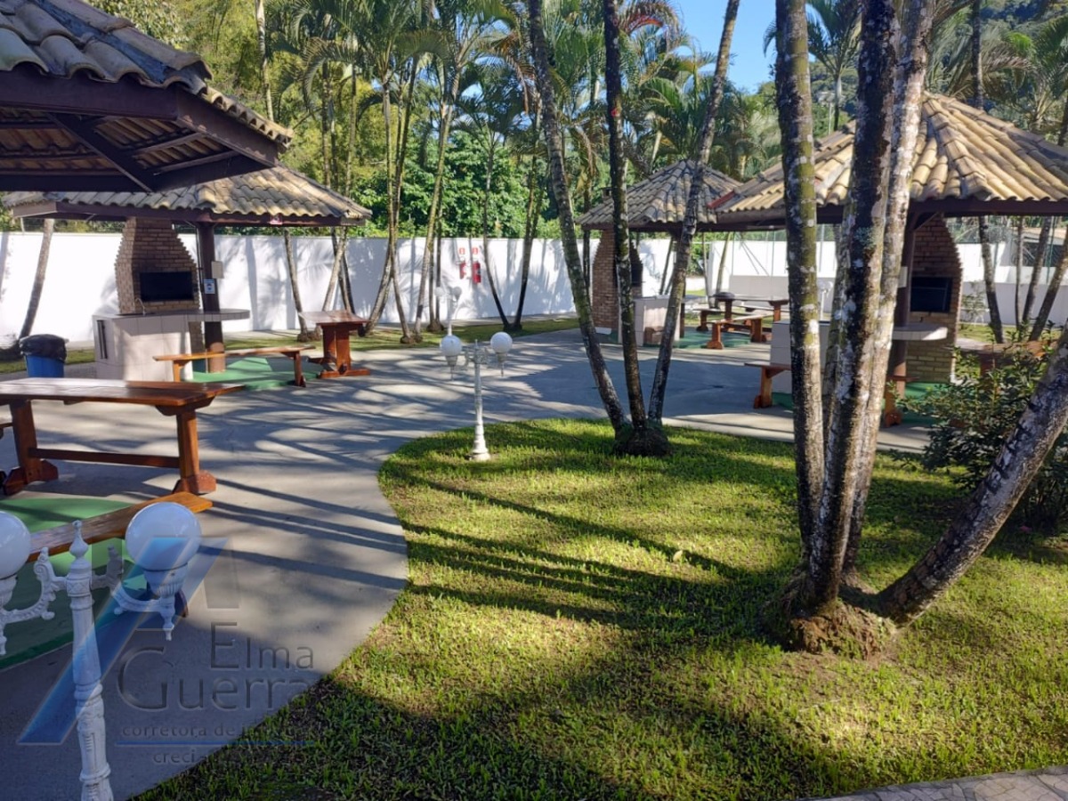 Ubatuba, Centro - Apartamento de 03 dormitorios sendo 01 suite e área de lazer.
