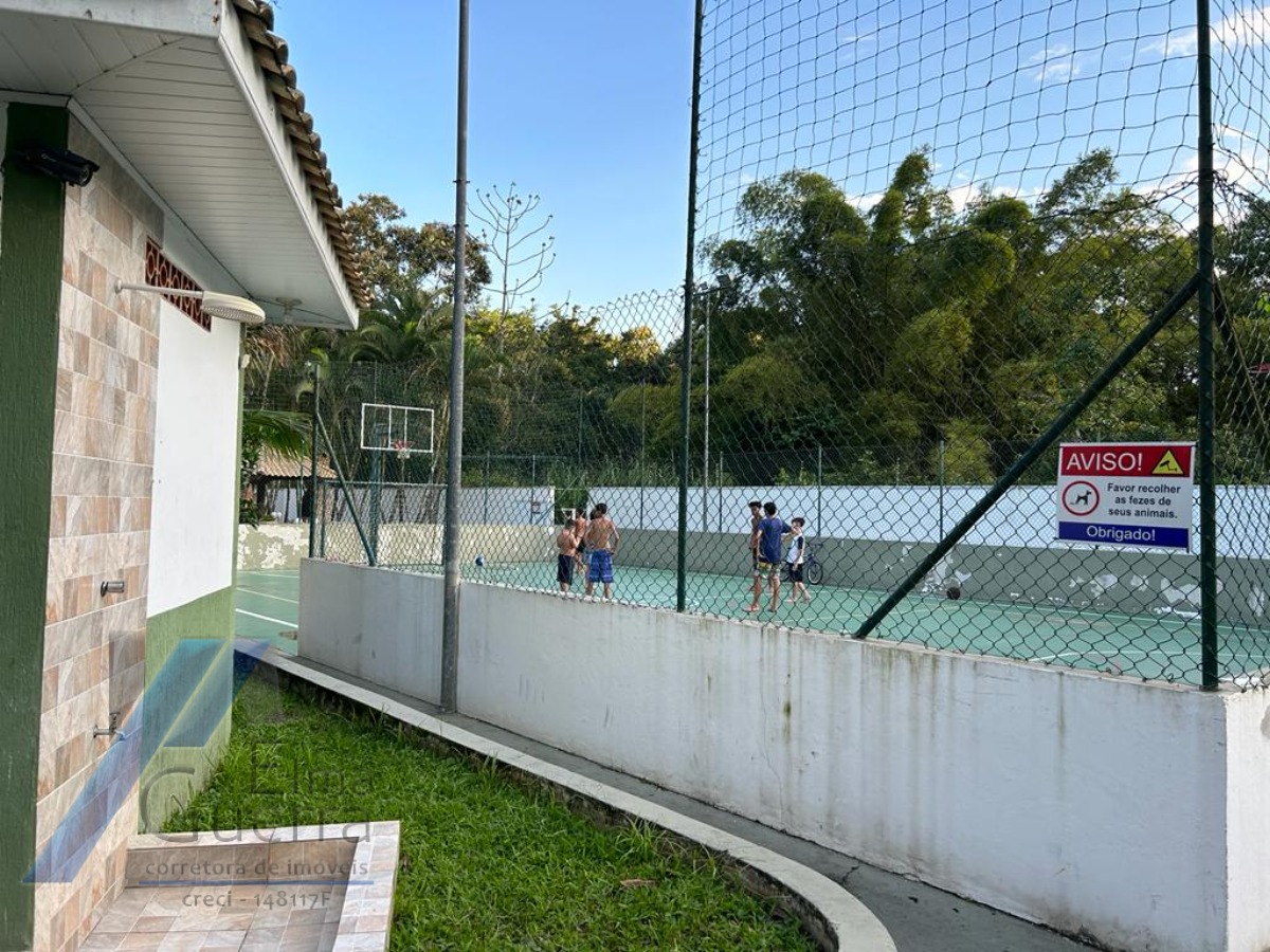 Ubatuba, Centro - Apartamento de 03 dormitorios sendo 01 suite e área de lazer.