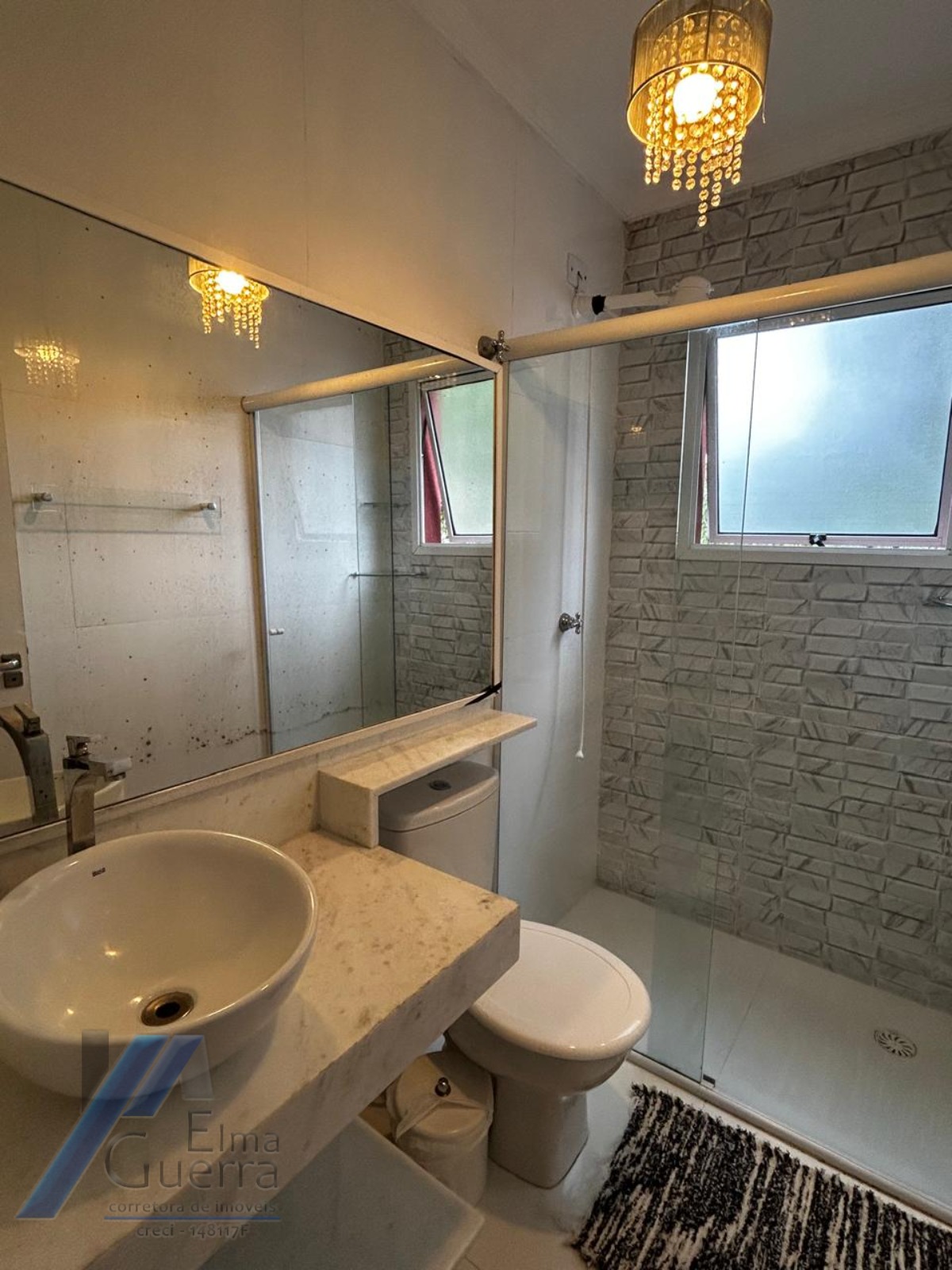 Ubatuba, Centro - Apartamento de 03 dormitorios sendo 01 suite e área de lazer.