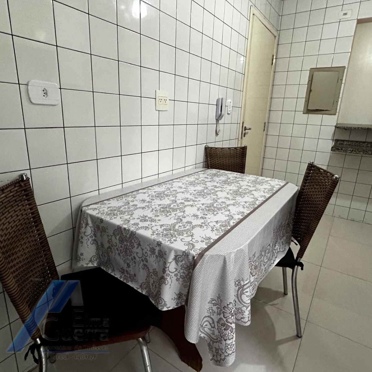 Ubatuba, Centro - Apartamento de 03 dormitorios sendo 01 suite e área de lazer.