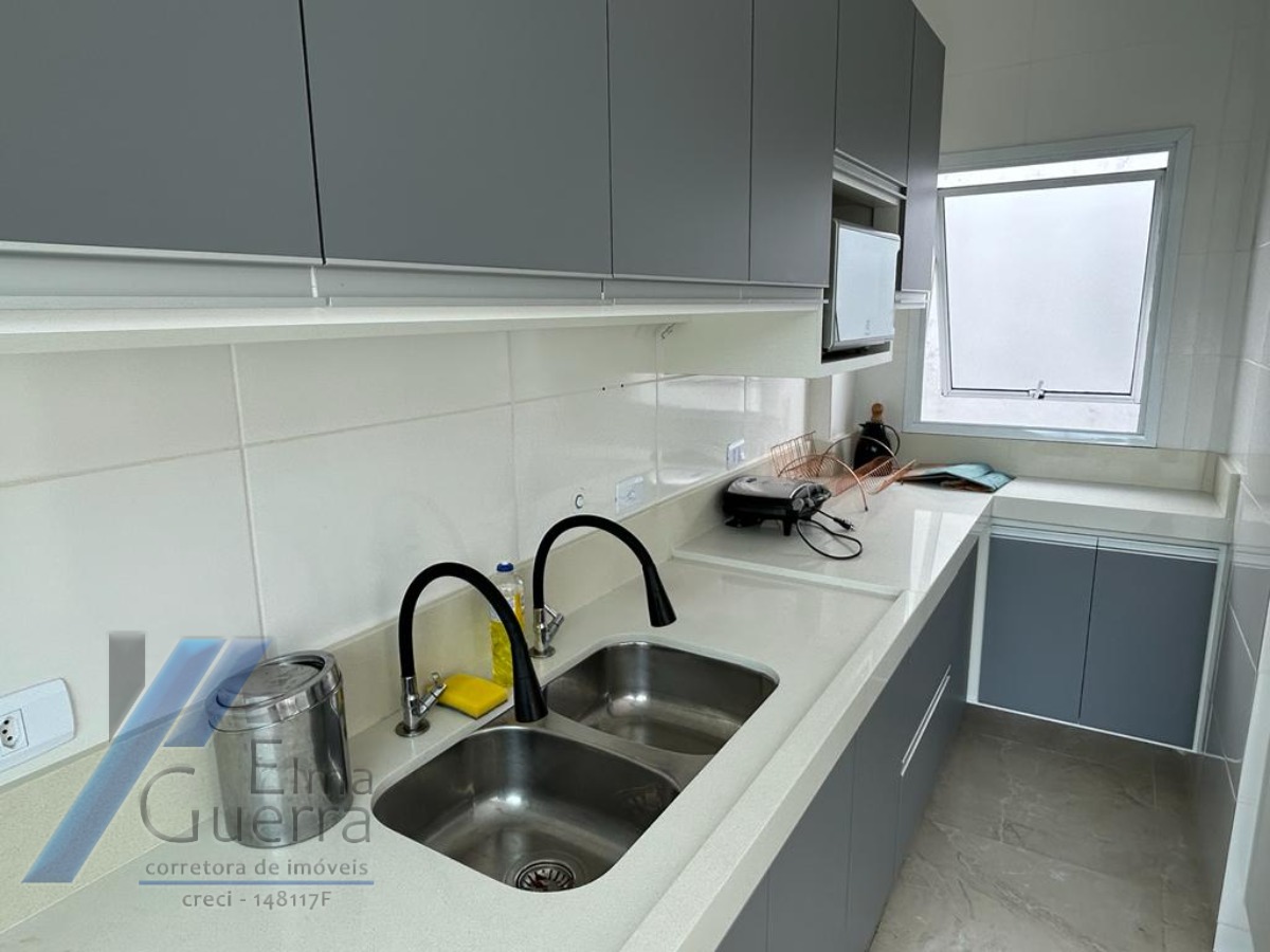 Ubatuba, Praia das Toninhas - Apartamento cobertura com 03 dormitórios sendo 01 suite com vista para o mar.
