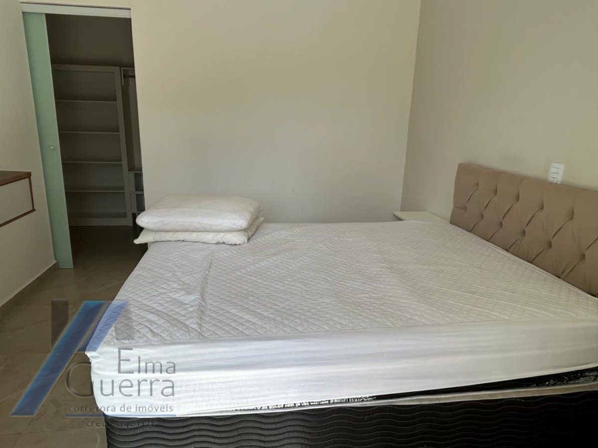 Ubatuba, Praia das Toninhas - Apartamento cobertura com 03 dormitórios sendo 01 suite com vista para o mar.