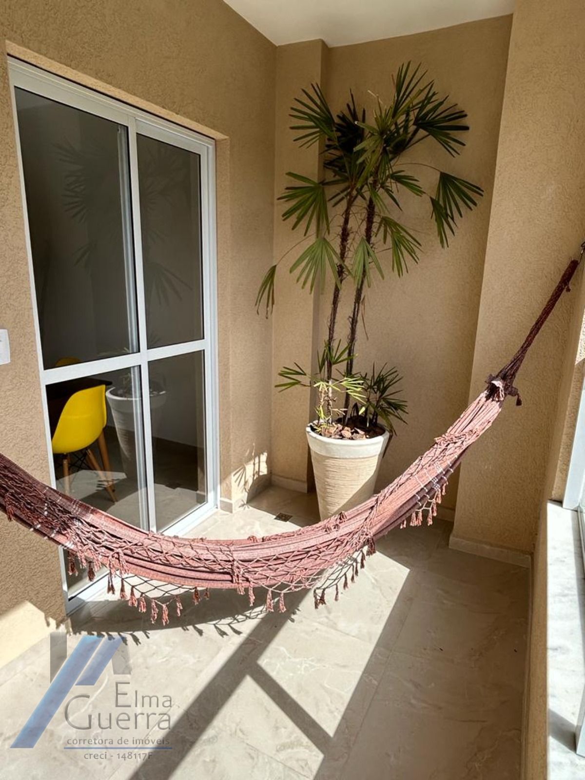 Ubatuba, Praia das Toninhas - Apartamento cobertura com 03 dormitórios sendo 01 suite com vista para o mar.