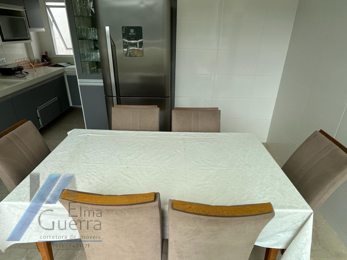 Ubatuba, Praia das Toninhas - Apartamento cobertura com 03 dormitórios sendo 01 suite com vista para o mar.