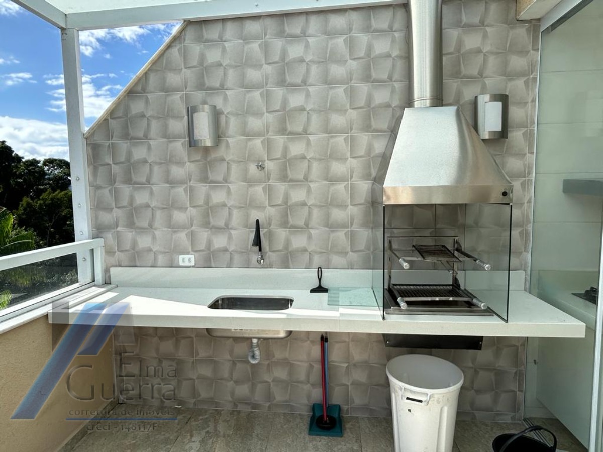 Ubatuba, Praia das Toninhas - Apartamento cobertura com 03 dormitórios sendo 01 suite com vista para o mar.