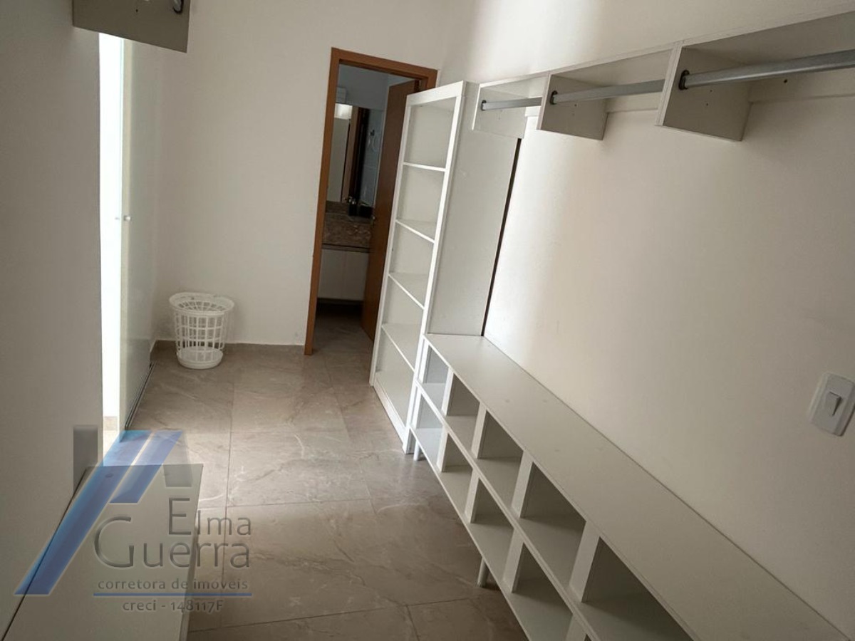 Ubatuba, Praia das Toninhas - Apartamento cobertura com 03 dormitórios sendo 01 suite com vista para o mar.
