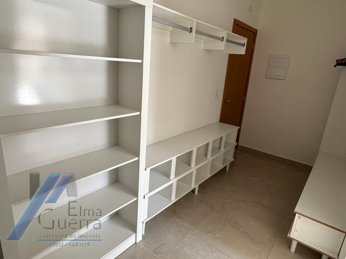 Ubatuba, Praia das Toninhas - Apartamento cobertura com 03 dormitórios sendo 01 suite com vista para o mar.