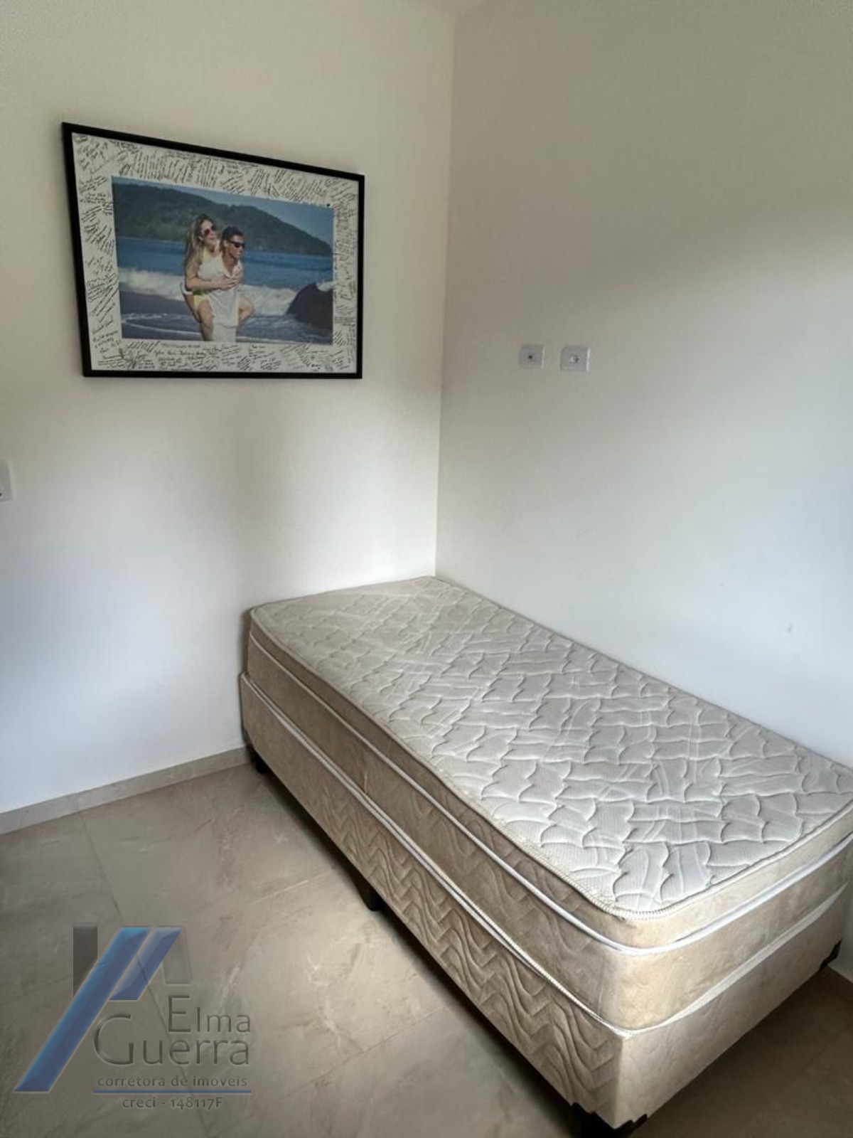 Ubatuba, Praia das Toninhas - Apartamento cobertura com 03 dormitórios sendo 01 suite com vista para o mar.