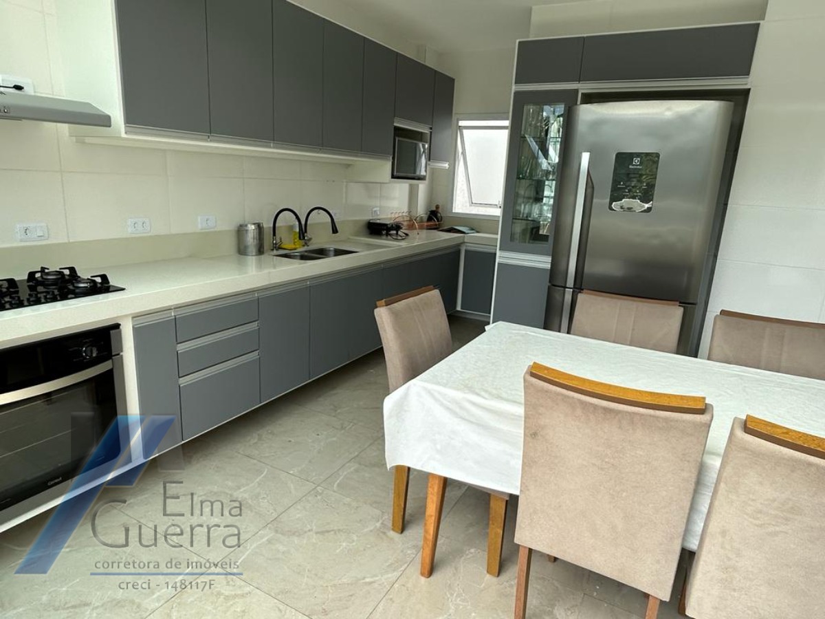 Ubatuba, Praia das Toninhas - Apartamento cobertura com 03 dormitórios sendo 01 suite com vista para o mar.