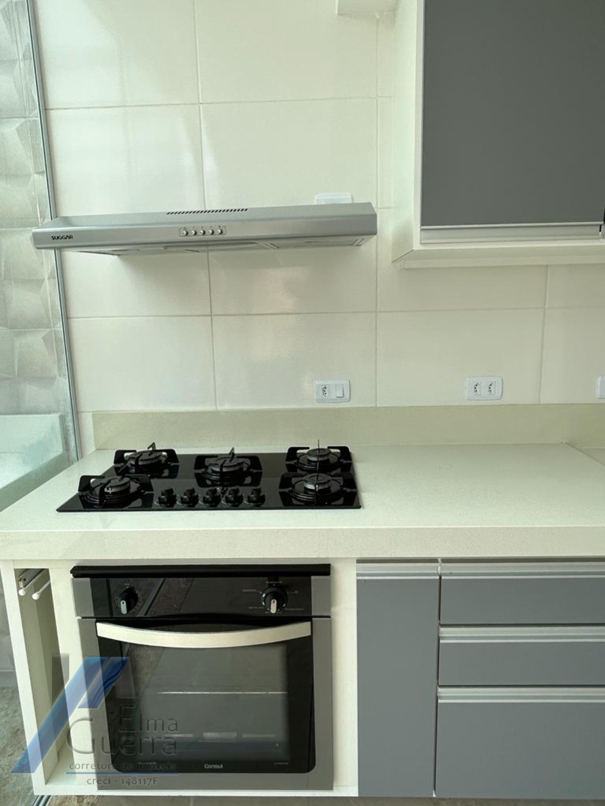 Ubatuba, Praia das Toninhas - Apartamento cobertura com 03 dormitórios sendo 01 suite com vista para o mar.