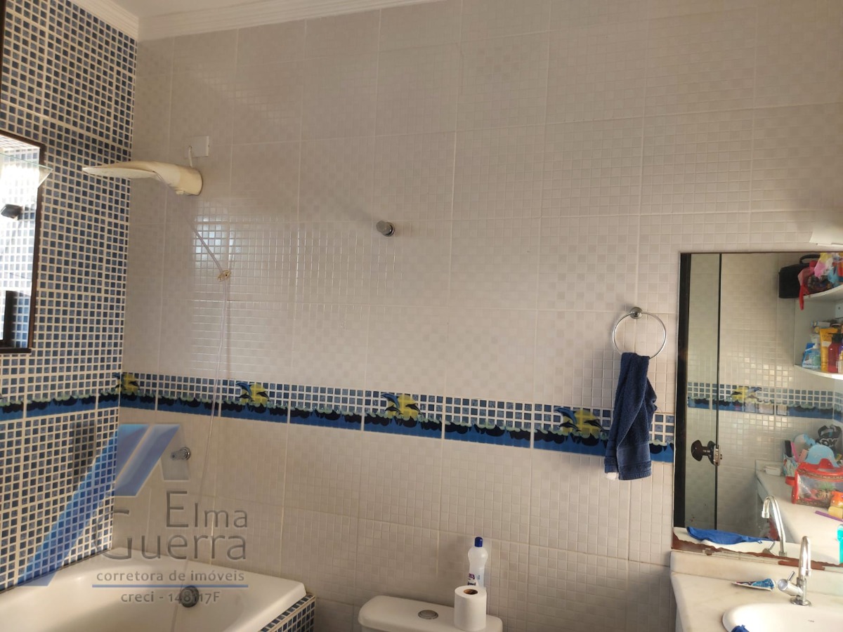 Ubatuba, Estufa II - Casa com 04 dormitório, sendo 02 suites, com área de lazer.