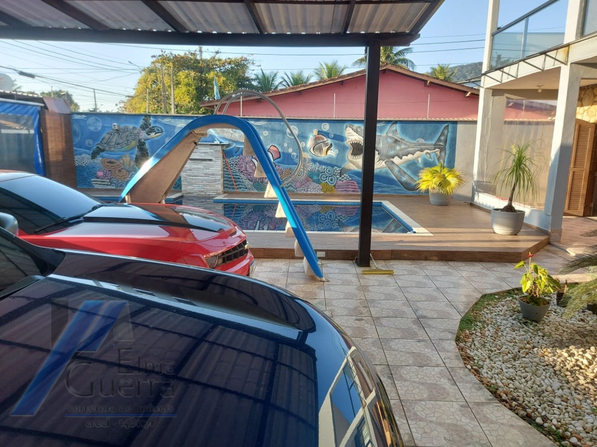 Ubatuba, Estufa II - Casa com 04 dormitório, sendo 02 suites, com área de lazer.