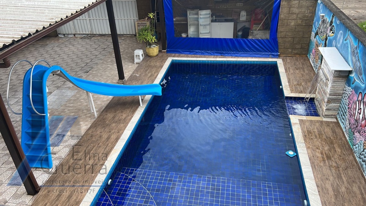 Ubatuba, Estufa II - Casa com 04 dormitório, sendo 02 suites, com área de lazer.