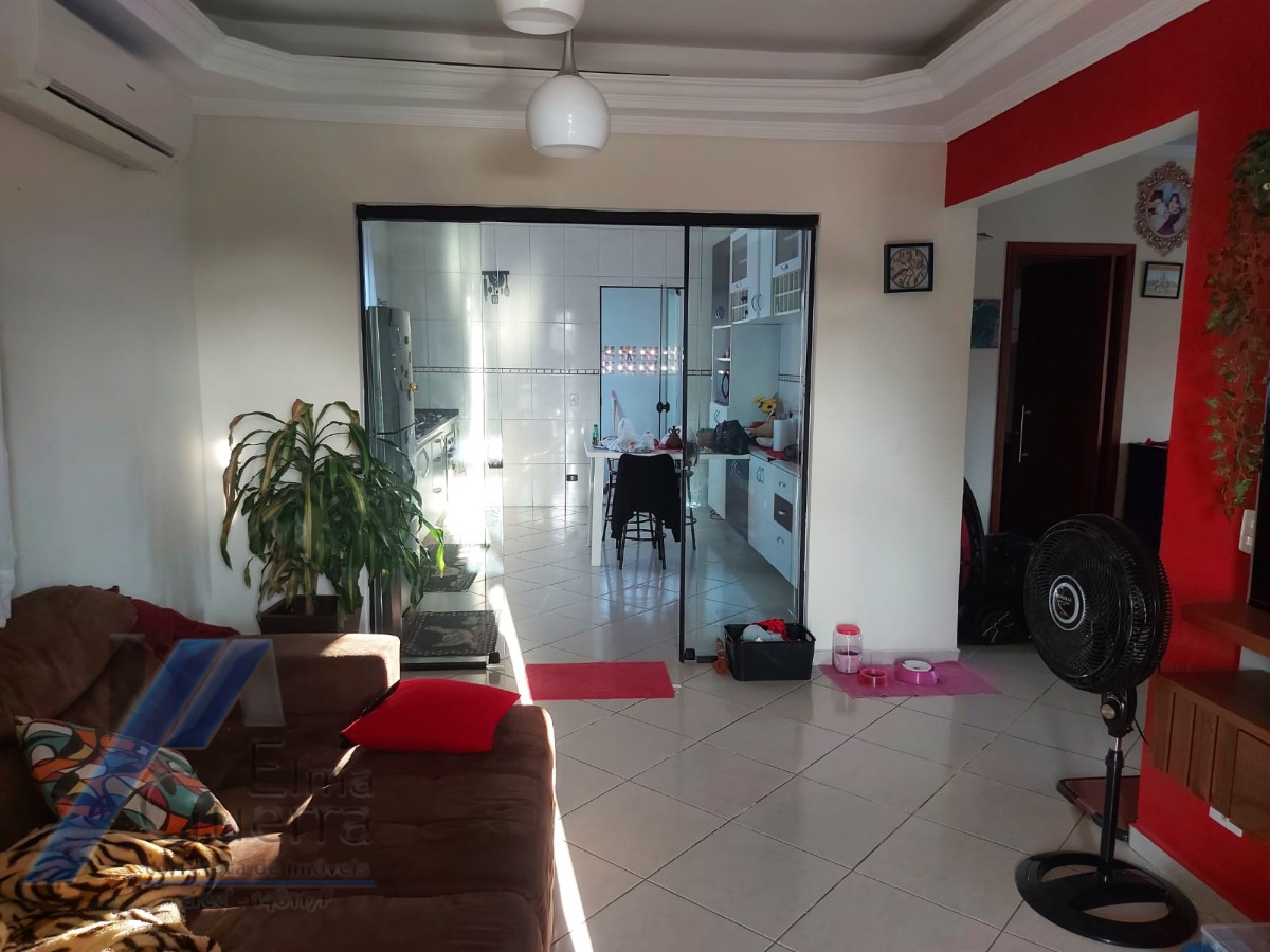 Ubatuba, Estufa II - Casa com 04 dormitório, sendo 02 suites, com área de lazer.