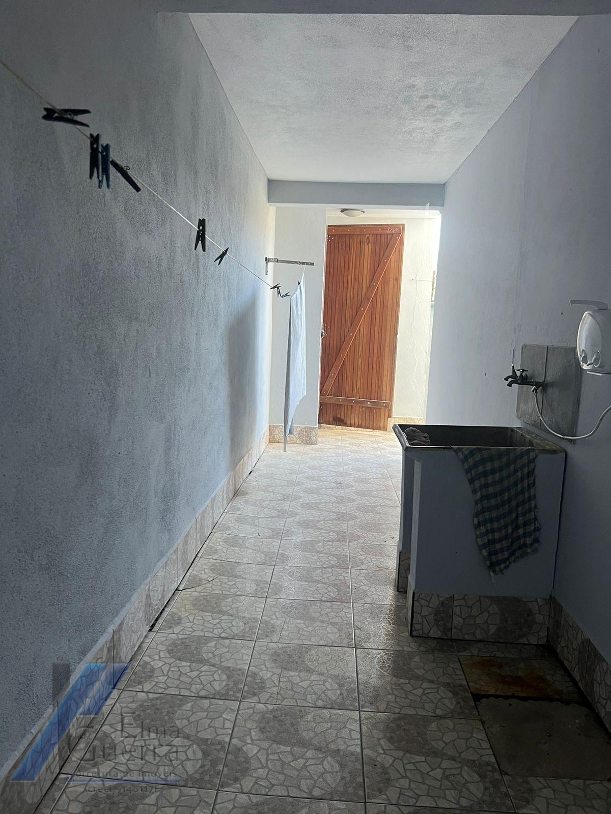 Ubatuba, Estufa II - Casa com 04 dormitório, sendo 02 suites, com área de lazer.