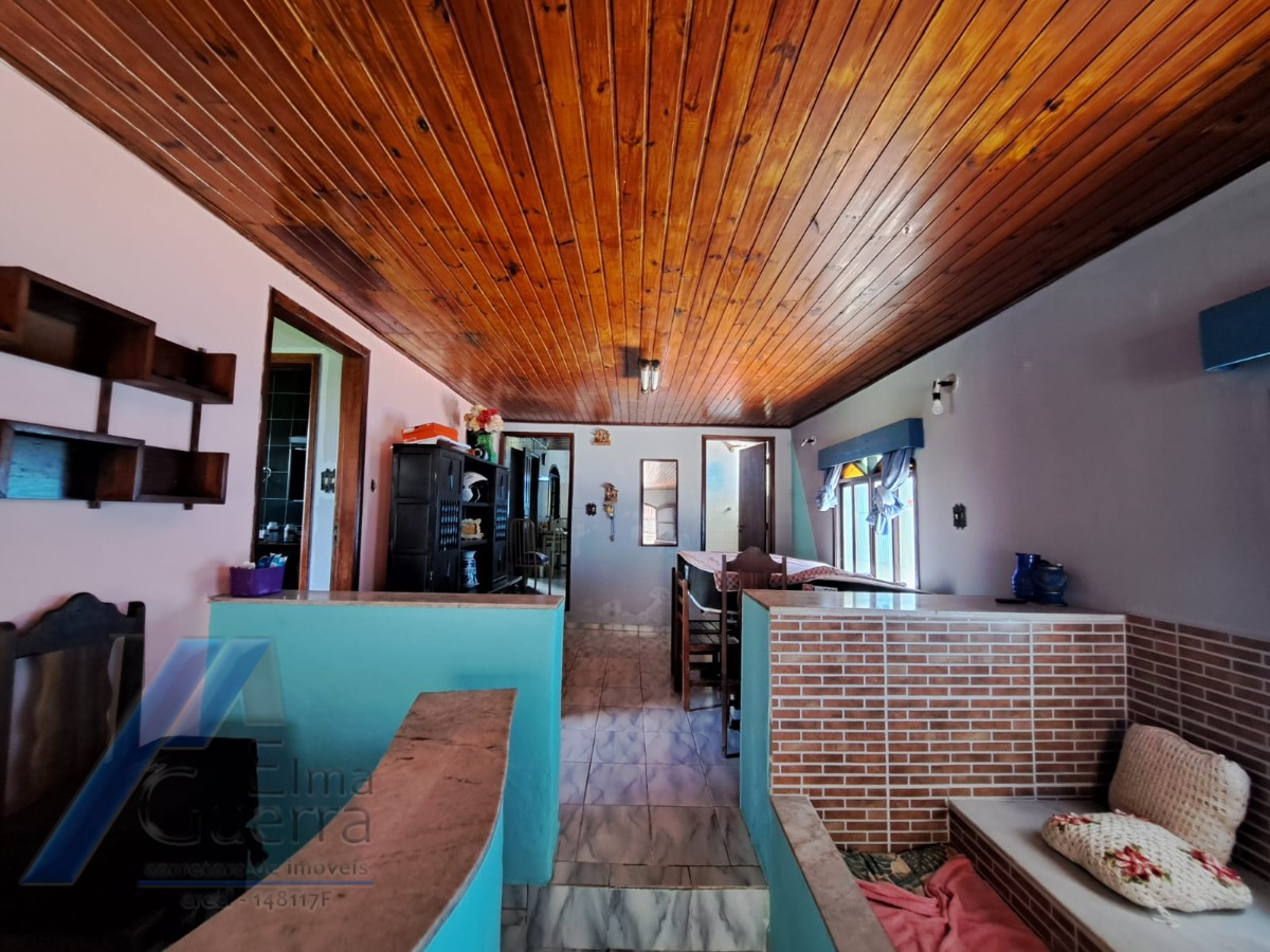 Ubatuba, Jardim Carolina - Linda Casa 03 Dormitórios, sendo 02 suites, com terreno de 450m2