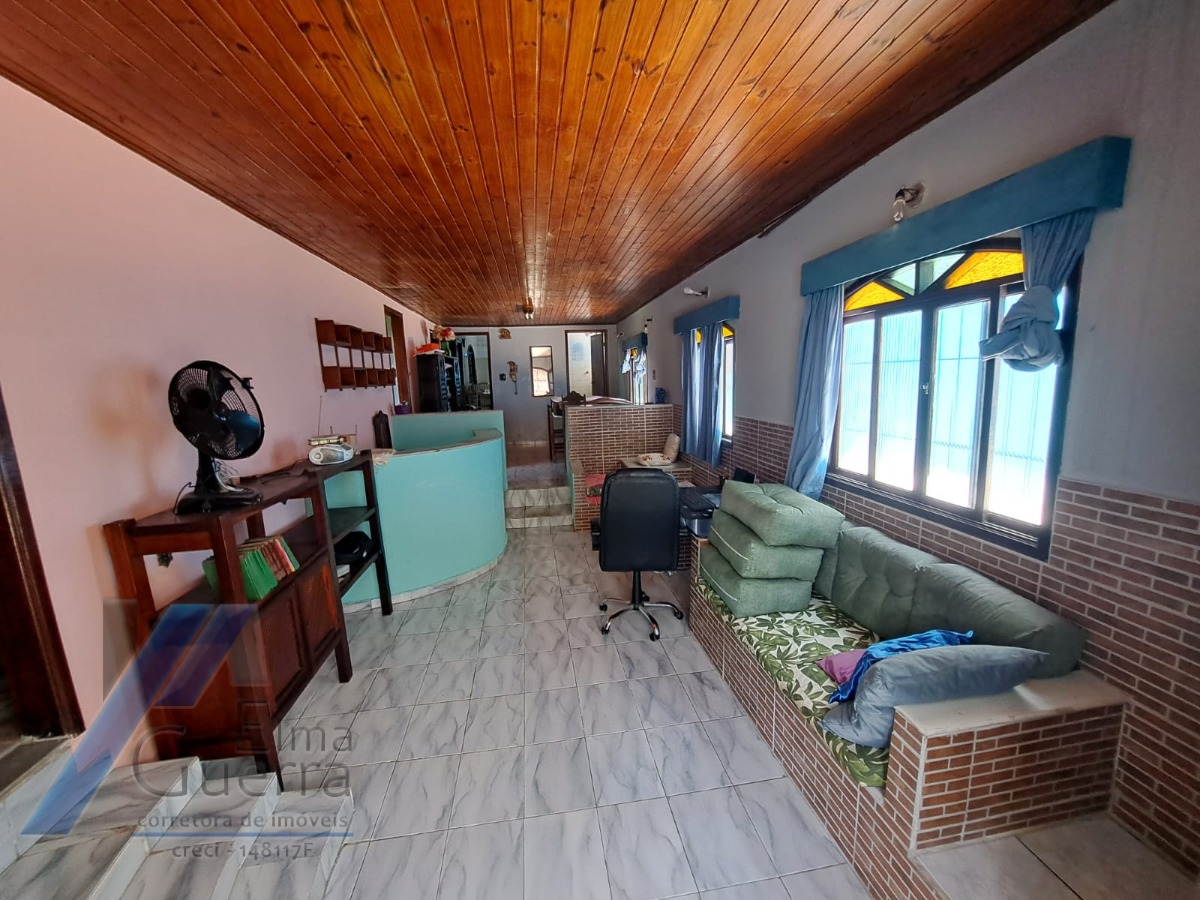 Ubatuba, Jardim Carolina - Linda Casa 03 Dormitórios, sendo 02 suites, com terreno de 450m2