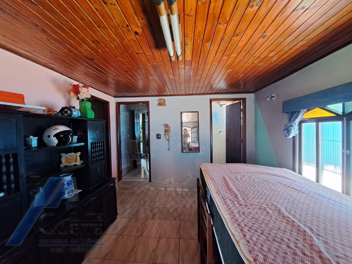 Ubatuba, Jardim Carolina - Linda Casa 03 Dormitórios, sendo 02 suites, com terreno de 450m2