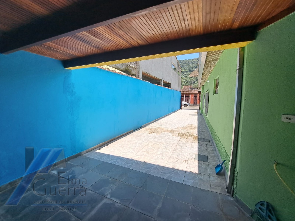 Ubatuba, Jardim Carolina - Linda Casa 03 Dormitórios, sendo 02 suites, com terreno de 450m2