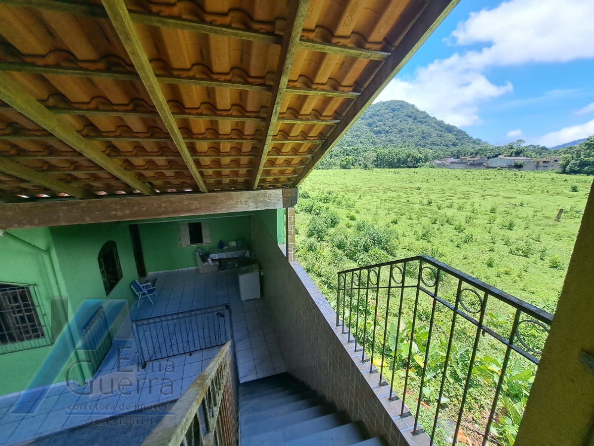 Ubatuba, Jardim Carolina - Linda Casa 03 Dormitórios, sendo 02 suites, com terreno de 450m2