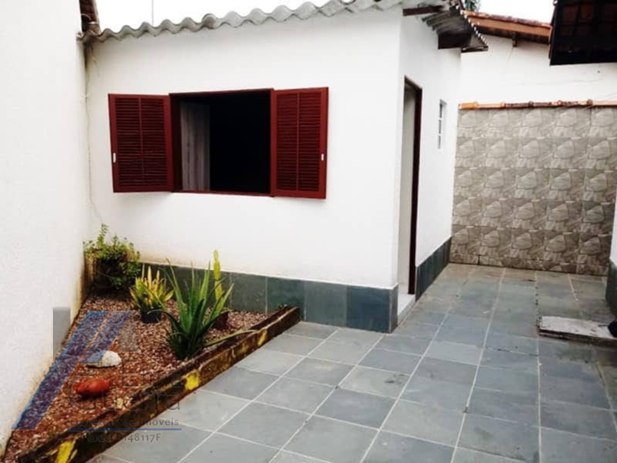 Ubatuba, Pereque-açú - Casa com 03 dormitorios, sendo 01 suite e área de lazer.