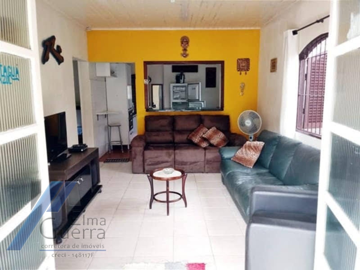 Ubatuba, Pereque-açú - Casa com 03 dormitorios, sendo 01 suite e área de lazer.
