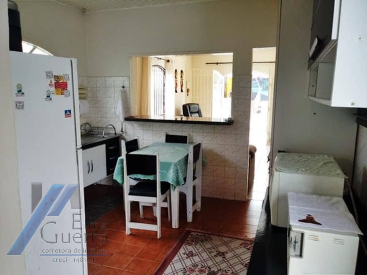 Ubatuba, Pereque-açú - Casa com 03 dormitorios, sendo 01 suite e área de lazer.