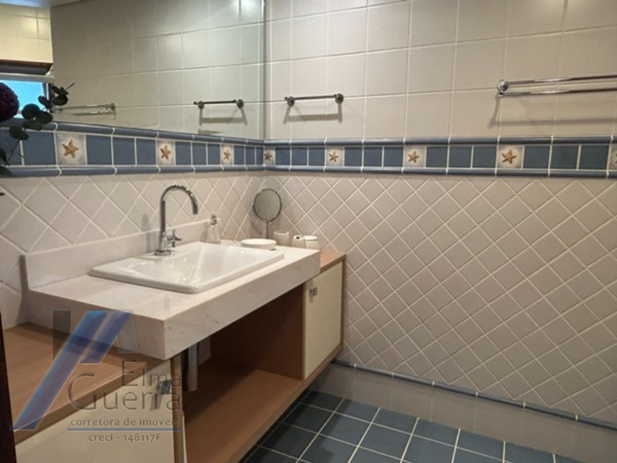 Ubatuba, Domingas Dias - Casa com 05 dormitórios, sendo 04 suítes e área de lazer com vista para o mar.
