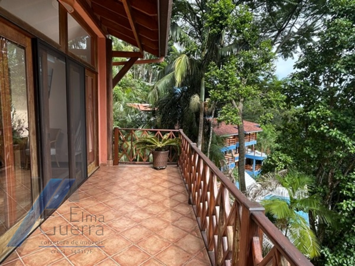 Ubatuba, Domingas Dias - Casa com 05 dormitórios, sendo 04 suítes e área de lazer com vista para o mar.