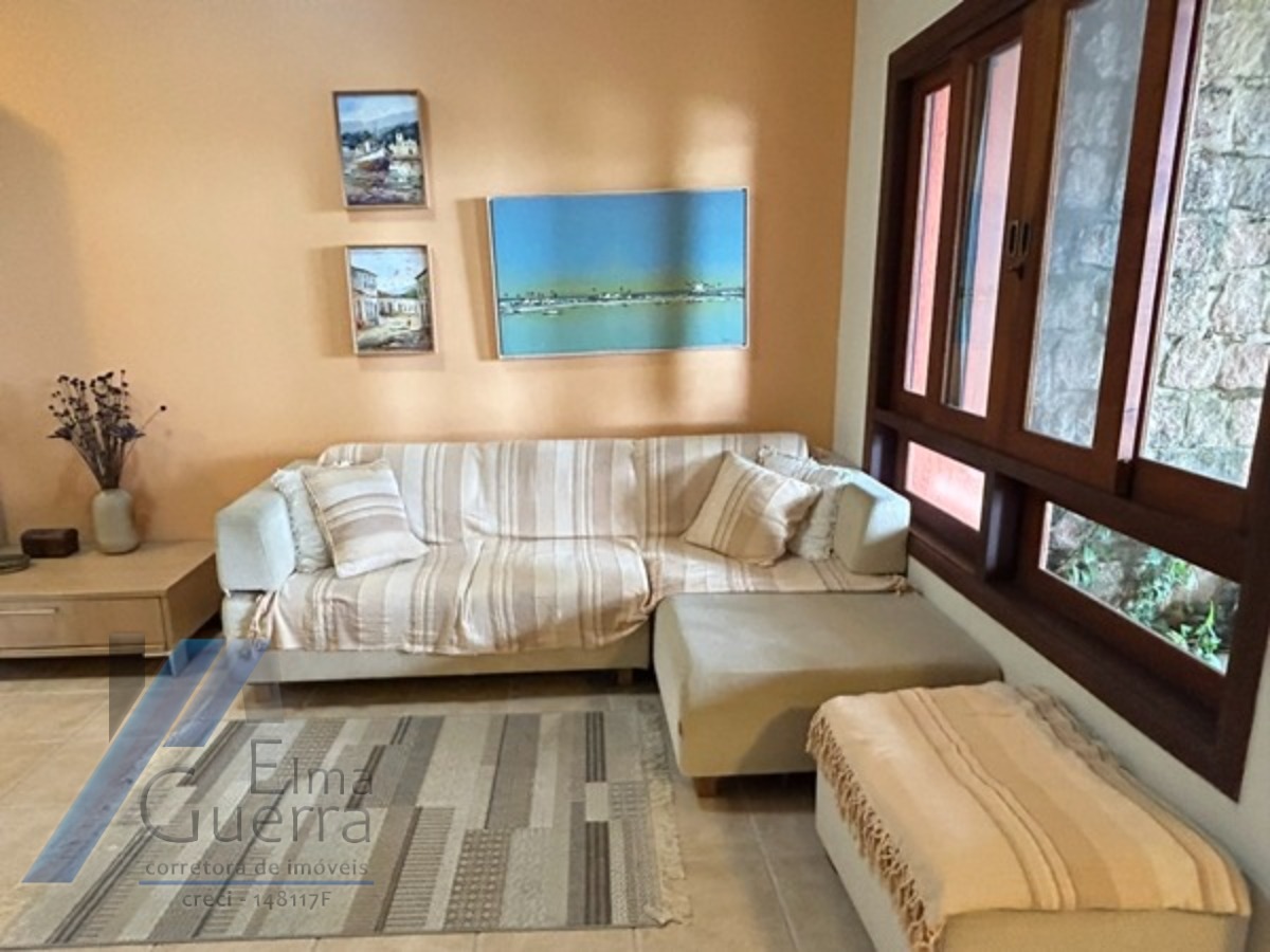 Ubatuba, Domingas Dias - Casa com 05 dormitórios, sendo 04 suítes e área de lazer com vista para o mar.