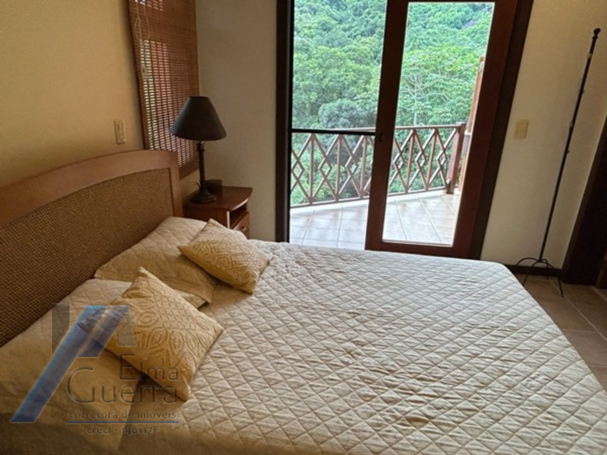 Ubatuba, Domingas Dias - Casa com 05 dormitórios, sendo 04 suítes e área de lazer com vista para o mar.