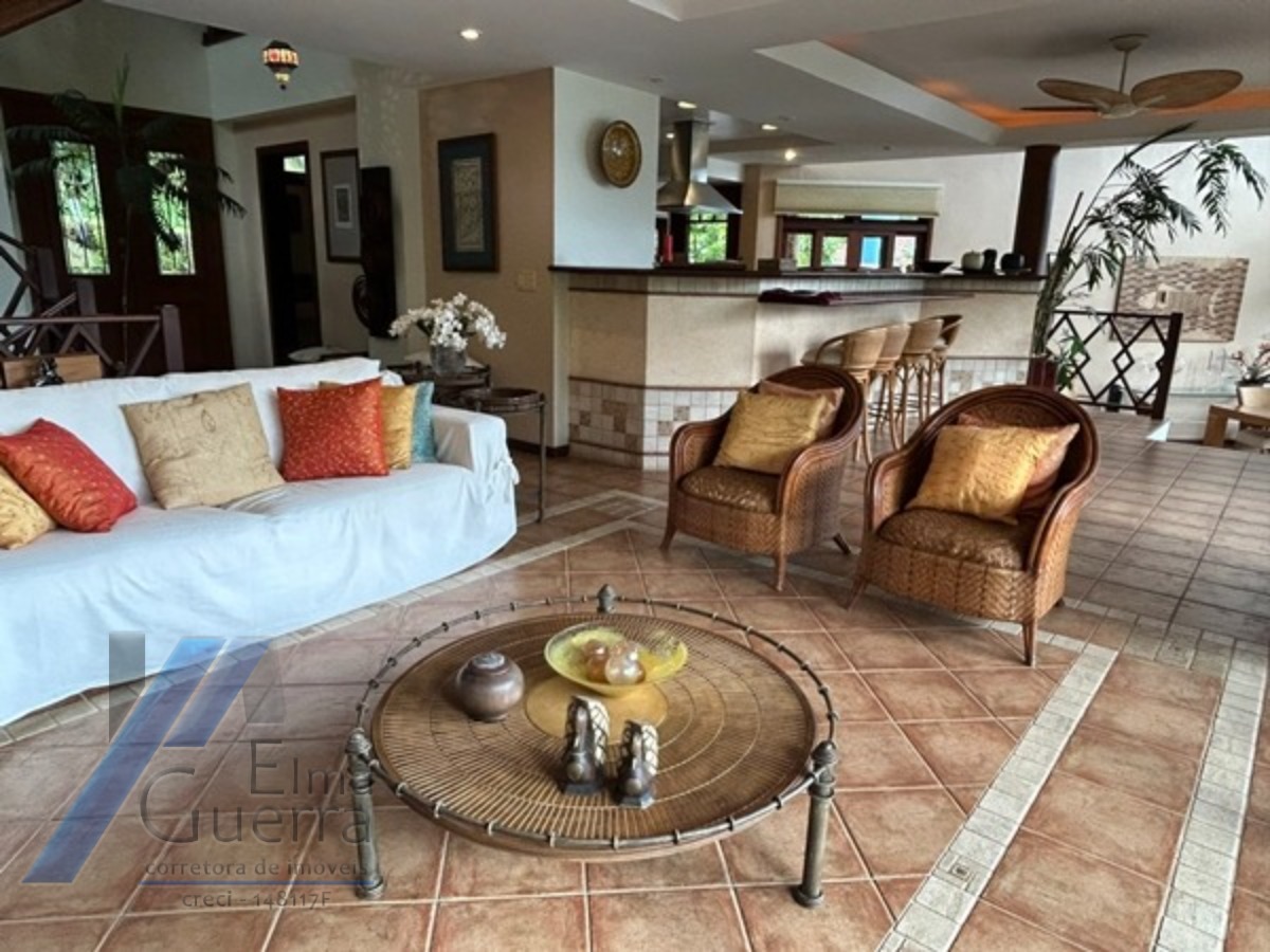 Ubatuba, Domingas Dias - Casa com 05 dormitórios, sendo 04 suítes e área de lazer com vista para o mar.