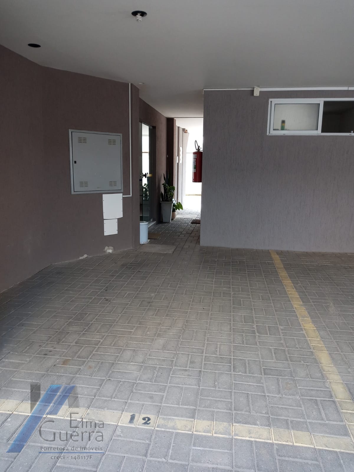Ubatuba, Itagua - apto de 03 dormitórios sendo 01 suíte e área de lazer.