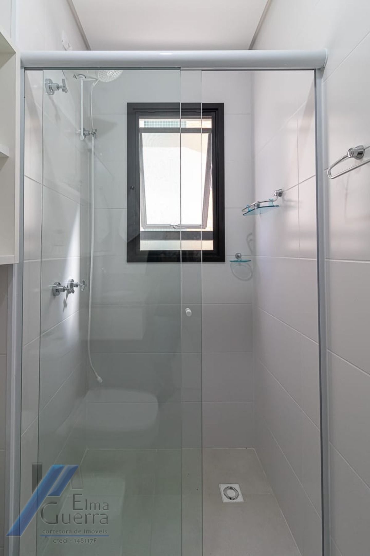 Ubatuba, Praia do Tenório - Apartamento com 02 suites e área de lazer.